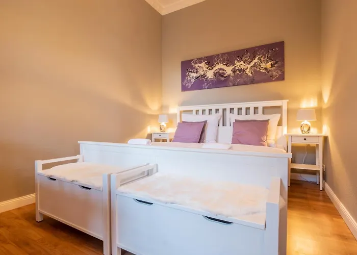 Euphoras - Central & Stylish Apartment - Parking